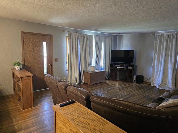4th image of 1019 E Erskine St