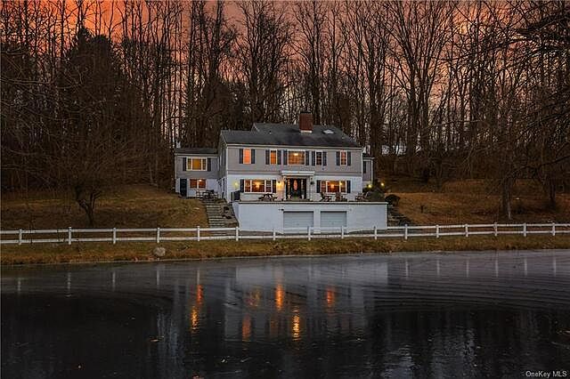 1st image of 62 Kathleen Ln #1