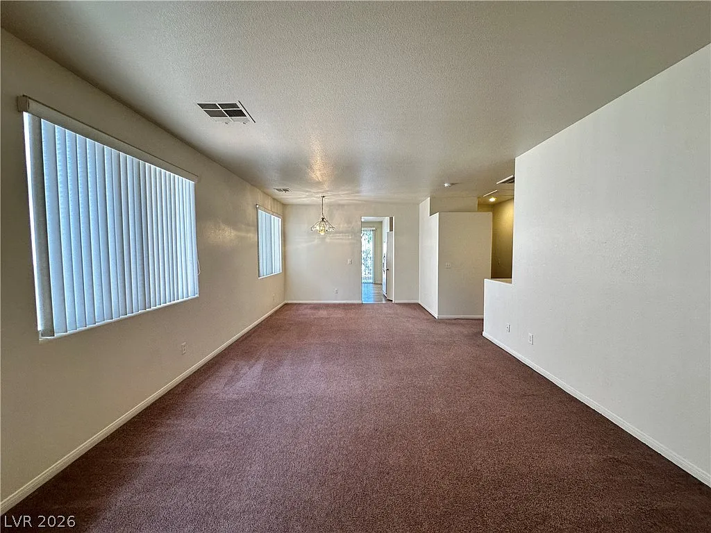 3 bed, 2.0 bath, 1244 sqft, $1,790 — Photo 3