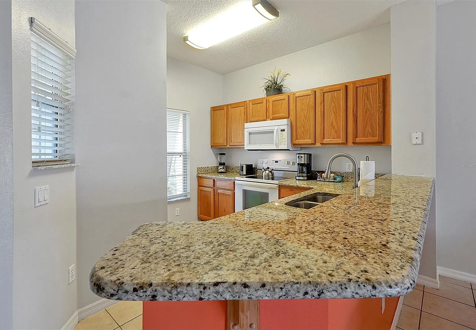 2 bed, 2.5 bath, 1183 sqft, $2,000 — Photo 2