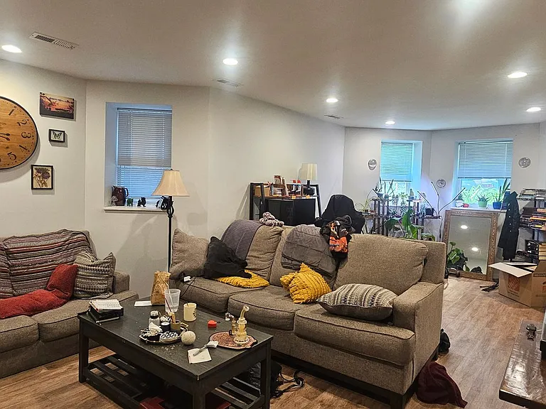 2952 W Nelson St — Photo 6