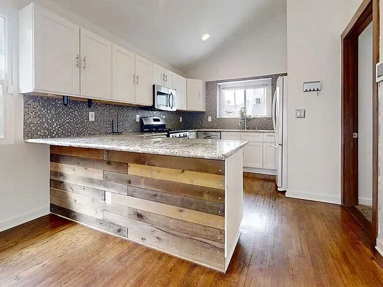 3629 Marmion Way — Photo 3