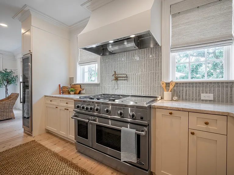 108 Live Oak Dr — Photo 8