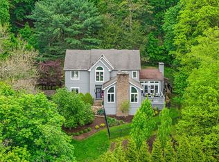 610 Davis Ln, Sewickley, PA 15143