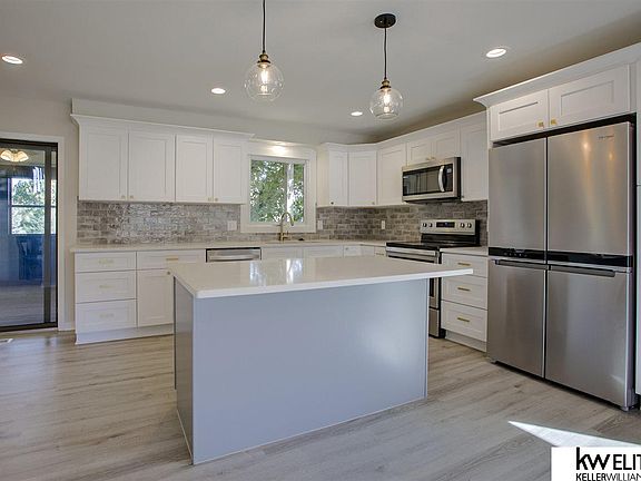 4th image of 21508 Harney St