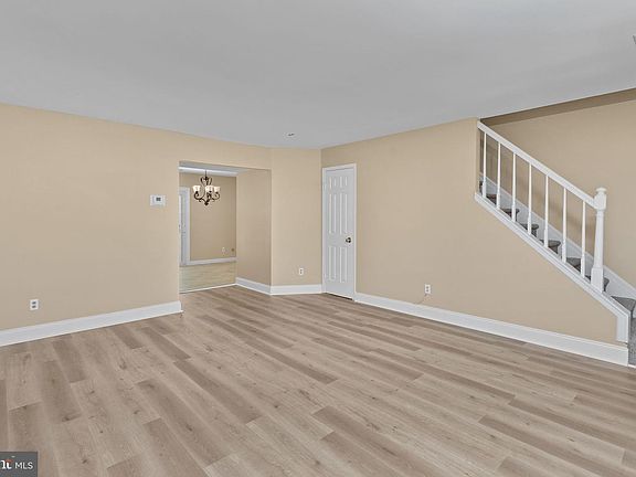 3rd image of 127 Baron Ln