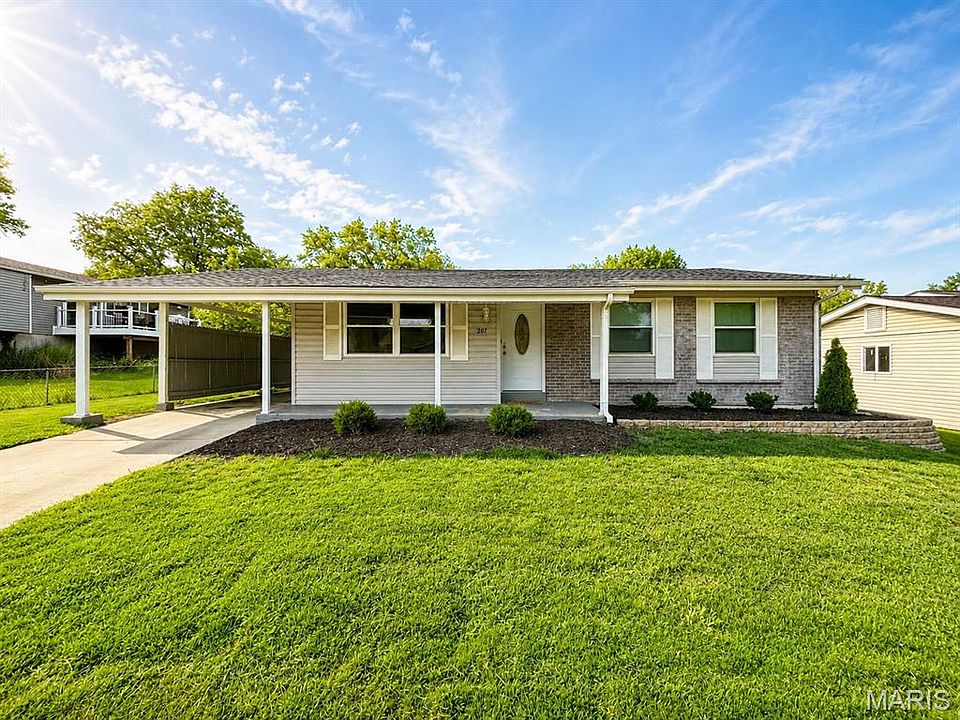 1st image of 207 Bitterwood Dr