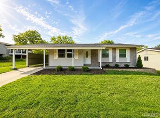 207 Bitterwood Dr, Ballwin, MO 63021