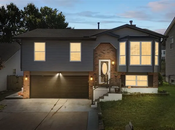 3146 Five Oaks Dr, Arnold, MO 63010