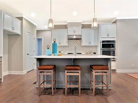 5th image of 10706 Wellington Farms Pl