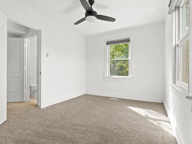 1006 Carlton Ave — Photo 16