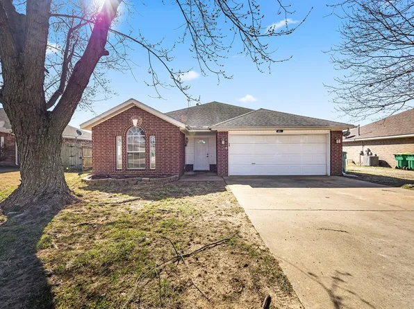 851 Honeysuckle Dr, Centerton, AR 72719