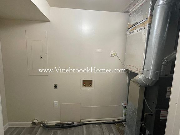 5th image of 1036 Mendota Ct