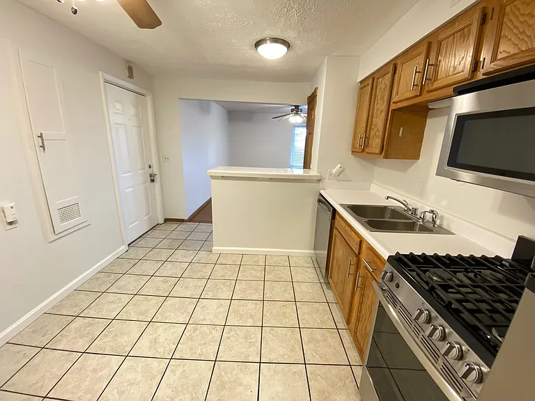 Summit St 1770 1770 — Photo 23