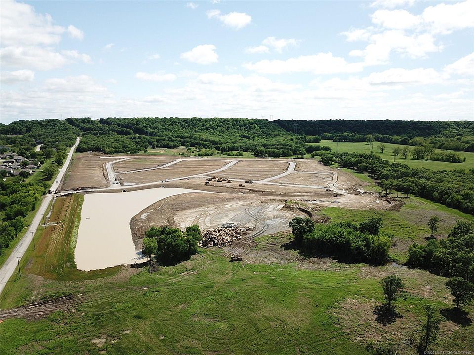 2nd image of 19148 Valley View Ln