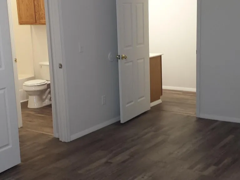 137 Rockyreef Cir — Photo 32