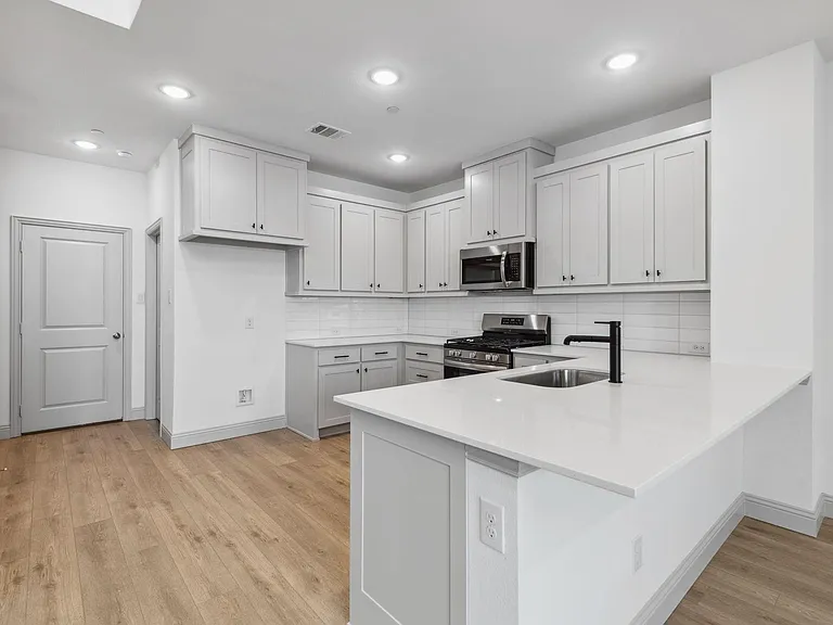 1028 Bristleleaf Way — Photo 8