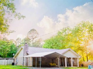 528 Diversey St, Rainbow City, AL 35906