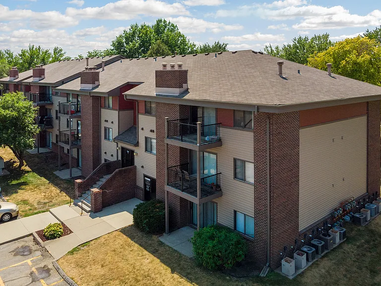 Washington Manor — Photo 16