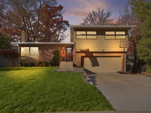 1353 Pinecrest Ave SE, East Grand Rapids, MI 49506