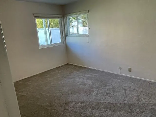 2081 Glasgow Ave — Photo 6