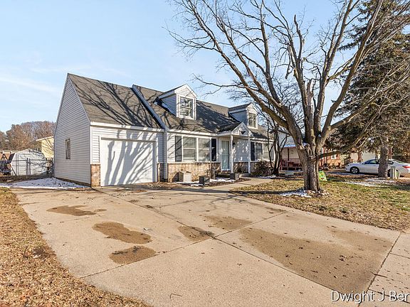 2nd image of 4736 Wolf Run Ave SE