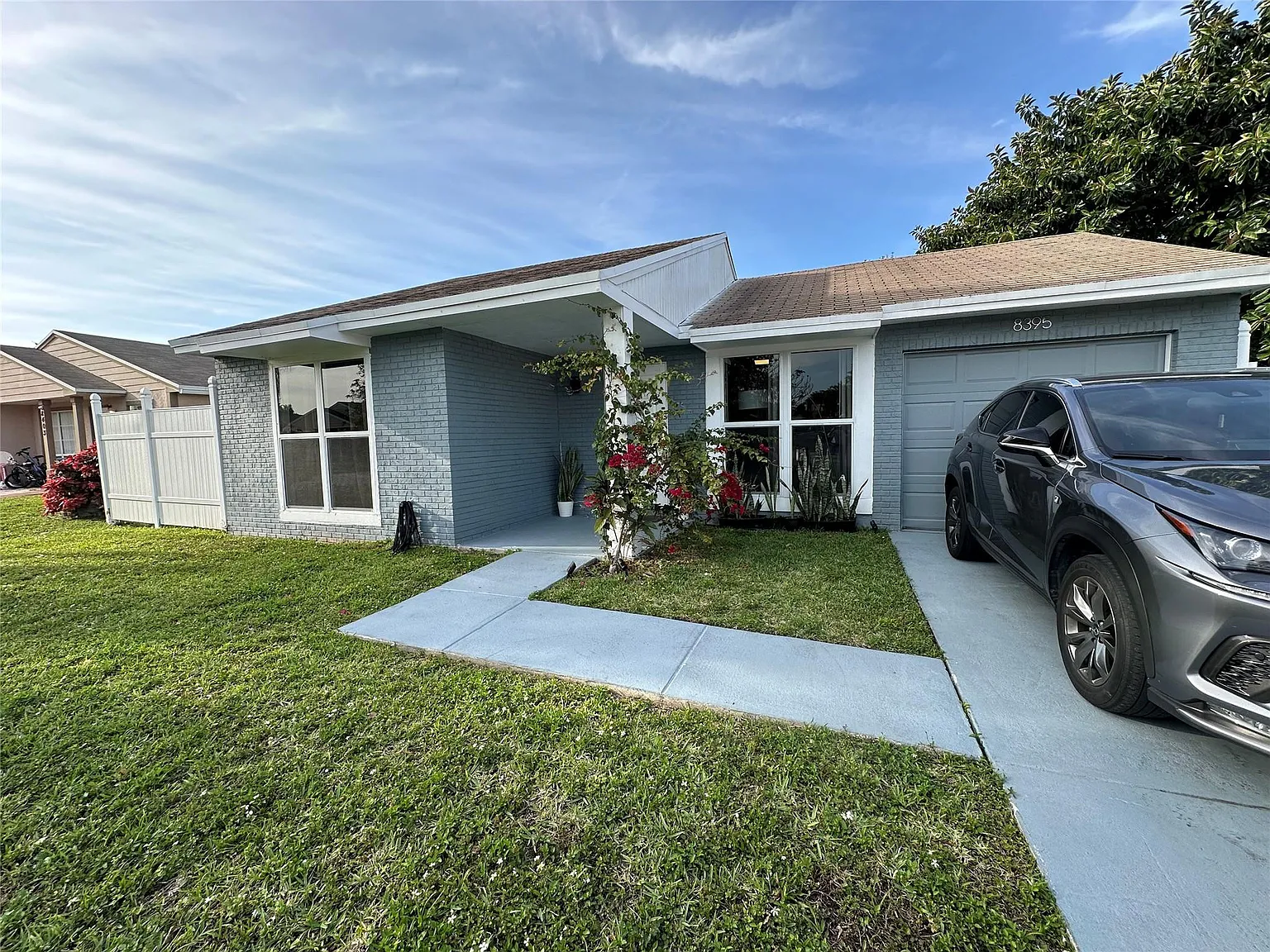 2 bed, 2.0 bath, 992 sqft, $3,200 — Photo 1