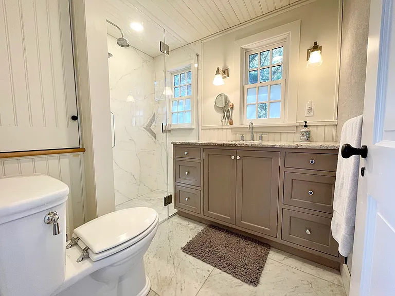 647 Lazy Point Rd — Photo 6