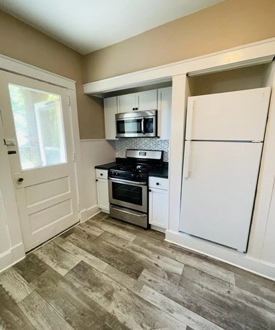 2 bed, 1100 sqft, $1,275 — Photo 1