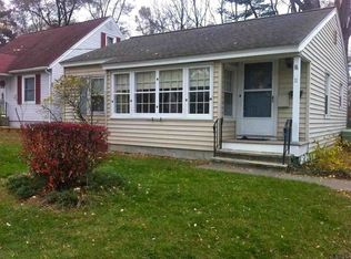 11 Fuller Ter, Colonie, NY 12205