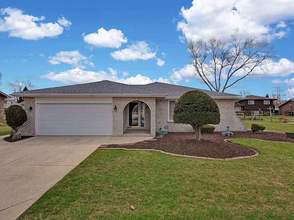 1st image of 8035 Saint James Dr