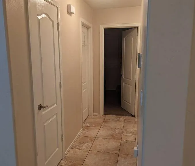 7027 S 45th Ave — Photo 3