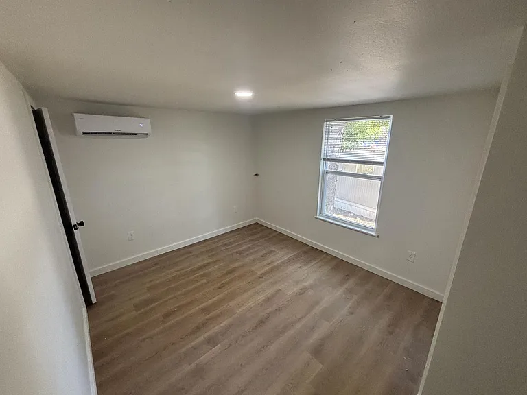 1040 Harding Blvd — Photo 3