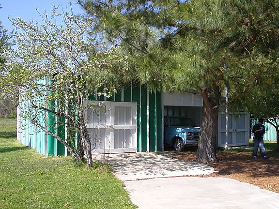 garage/workshop