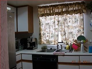 5th image of 83 Rosebay Ct