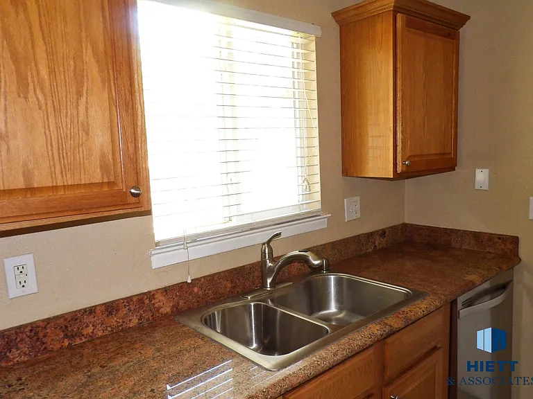 4624 Swan Dr — Photo 29