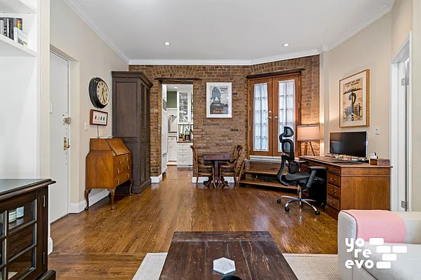 Rented by Yoreevo, LLC | media 15