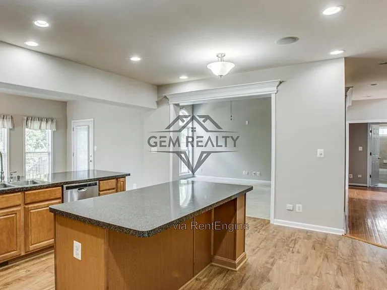 10410 Silver Creek Ct — Photo 7