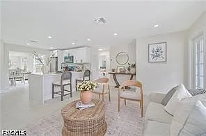26 Maple Ave N