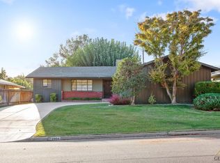 2004 Sandy Ln, Bakersfield, CA 93306