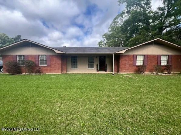 100 Brookfield Dr, Natchez, MS 39120