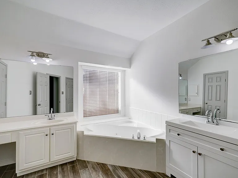 17407 Winfield Sq — Photo 19