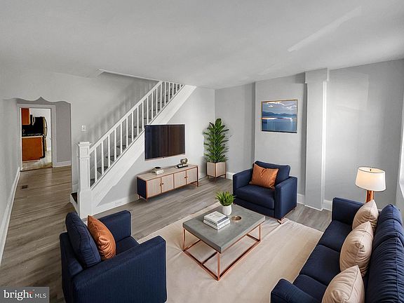 2nd image of 160 McClellan St