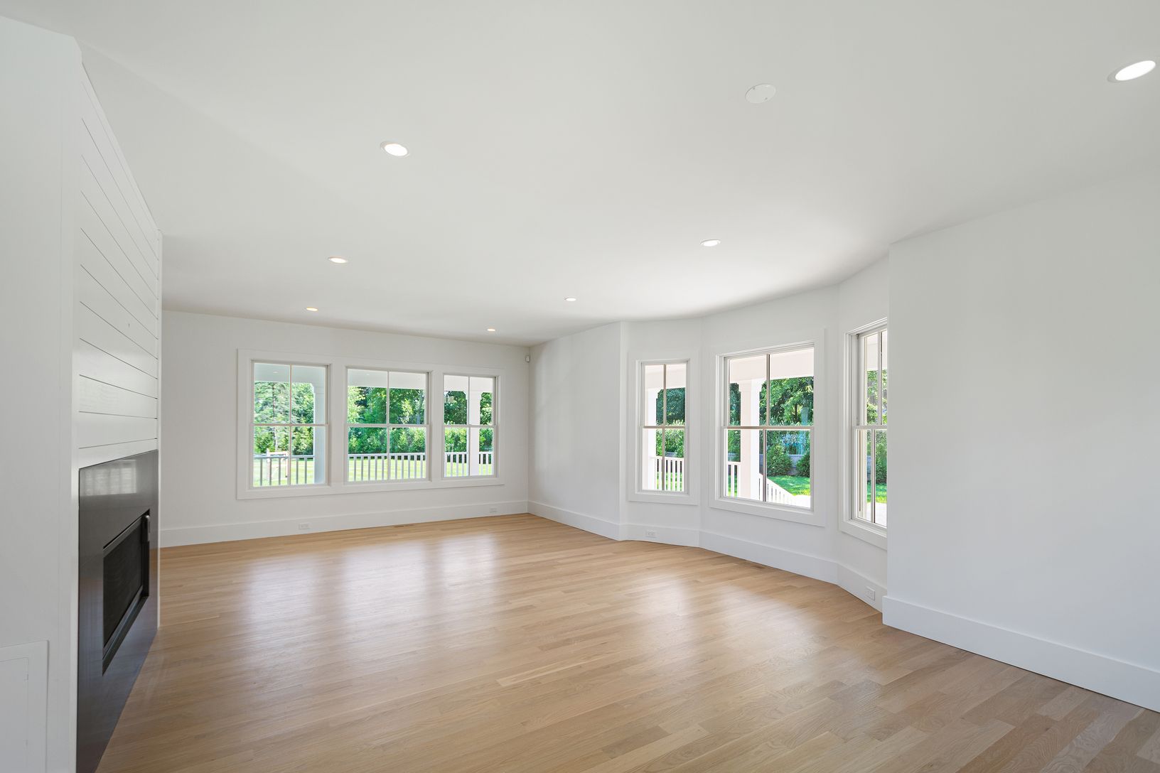  Living Room With Fireplace