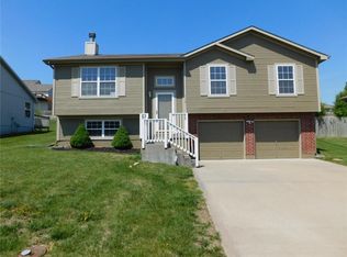 714 Brome Dr, Grain Valley, MO 64029