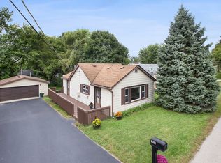 337 S Highland Dr, Lakemoor, IL 60051