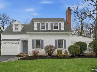 98 Windsor Rd, Tenafly, NJ 07670