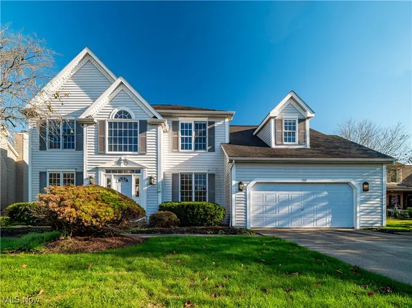 7309 Pondside Point, Olmsted Twp, OH 44138