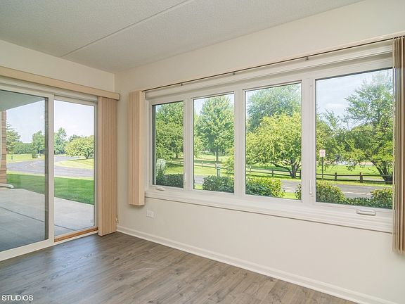 4th image of 730 Creekside Dr Unit 105