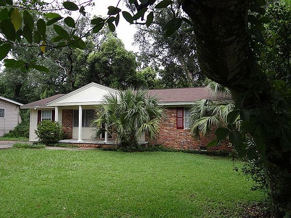3rd image of 415 Berkshire Dr